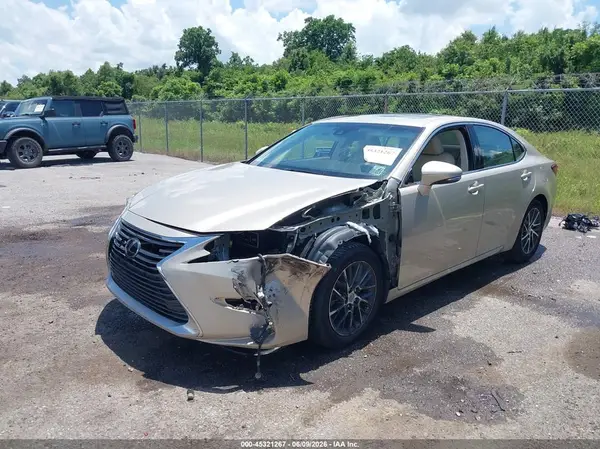 58ABK1GG4GU011506 2016 LEXUS ES - Image 2