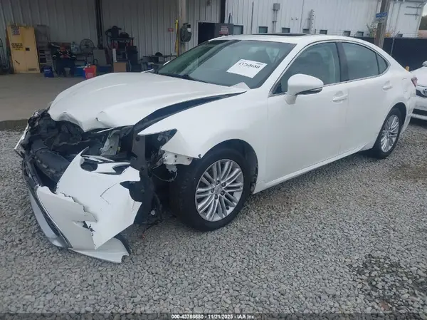58ABK1GG4GU015488 2016 LEXUS ES - Image 2