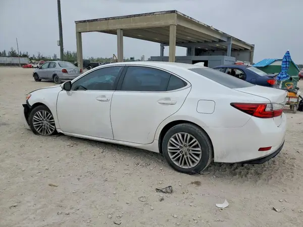 58ABK1GG4GU015815 2016 LEXUS ES - Image 2
