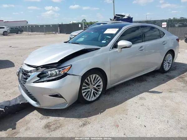 58ABK1GG4GU019590 2016 LEXUS ES - Image 2