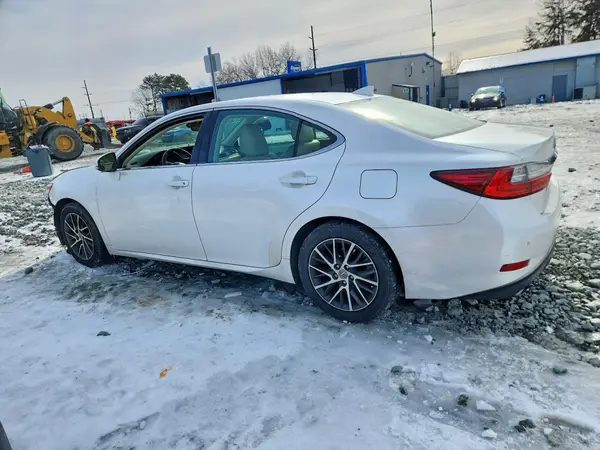 58ABK1GG4GU023090 2016 LEXUS ES - Image 2