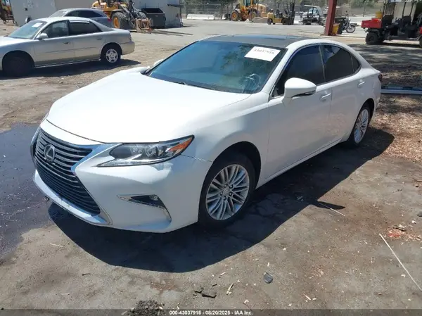 58ABK1GG4GU023722 2016 LEXUS ES - Image 2