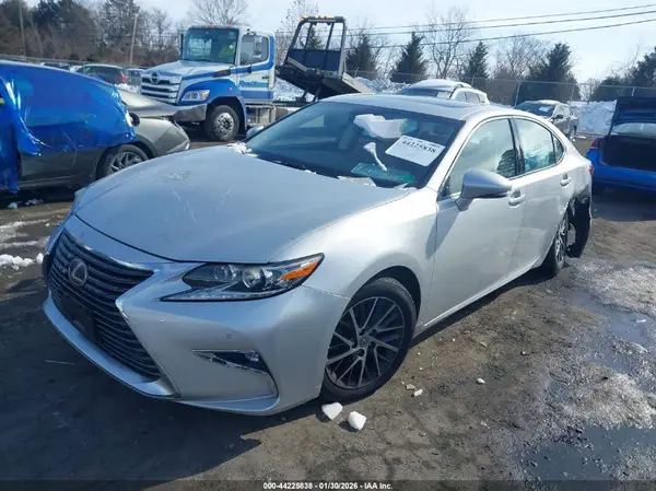 58ABK1GG4GU028029 2016 LEXUS ES - Image 2