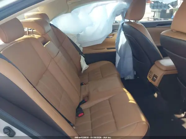 58ABK1GG4GU028029 2016 LEXUS ES - Image 8