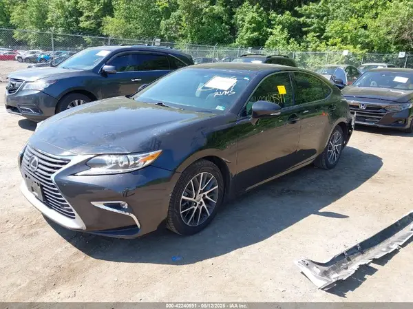 58ABK1GG4GU029049 2016 LEXUS ES - Image 2