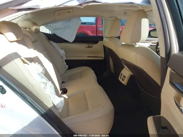 58ABK1GG4HU038433 2017 LEXUS ES - Image 8