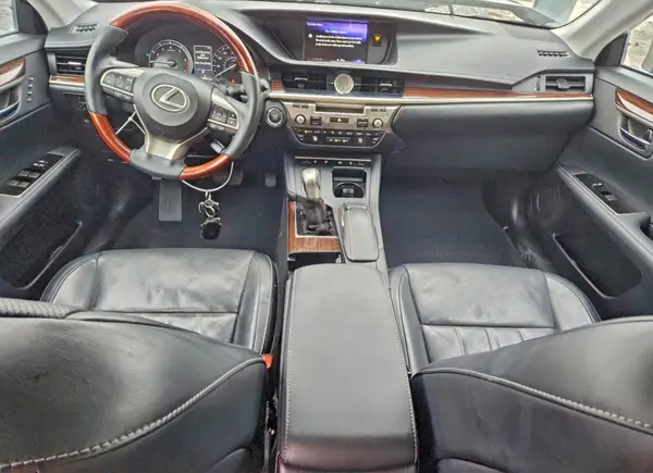 58ABK1GG4HU040425 2017 LEXUS ES - Image 8
