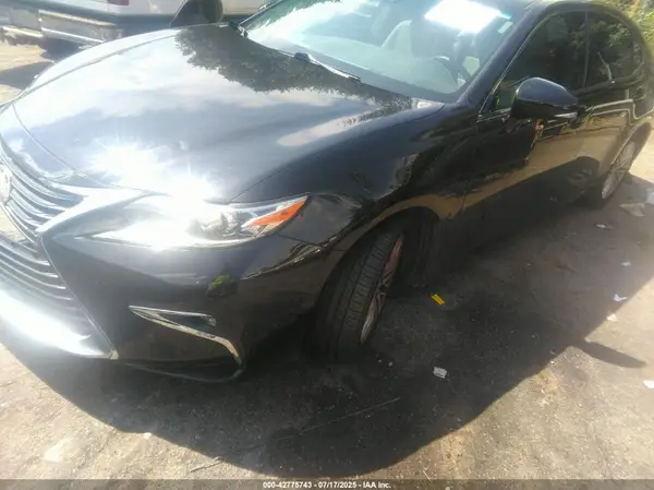 58ABK1GG4HU046662 2017 LEXUS ES - Image 2