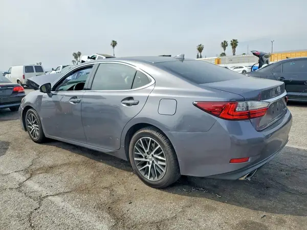 58ABK1GG4HU050775 2017 LEXUS ES - Image 2