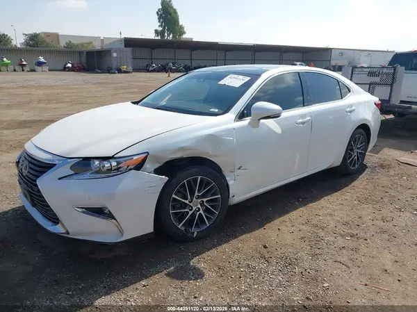 58ABK1GG4HU053661 2017 LEXUS ES - Image 2