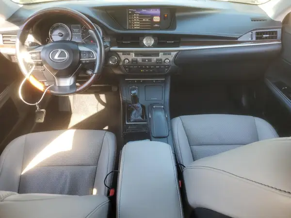 58ABK1GG4HU054664 2017 LEXUS ES - Image 8