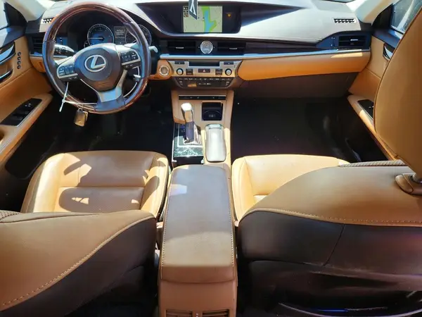 58ABK1GG4HU055524 2017 LEXUS ES - Image 8