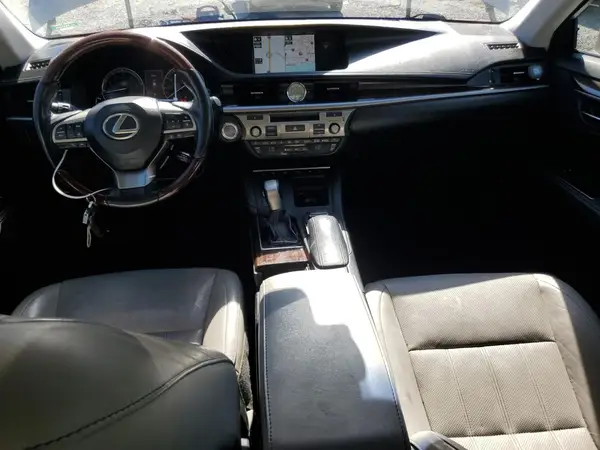 58ABK1GG4HU056818 2017 LEXUS ES - Image 8