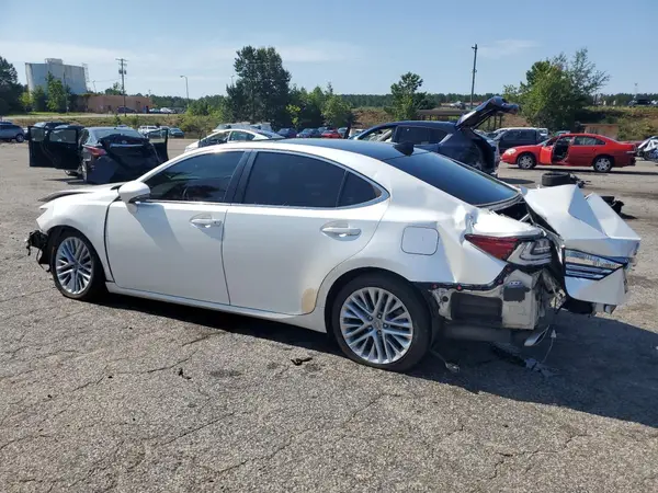 58ABK1GG4HU057385 2017 LEXUS ES - Image 2