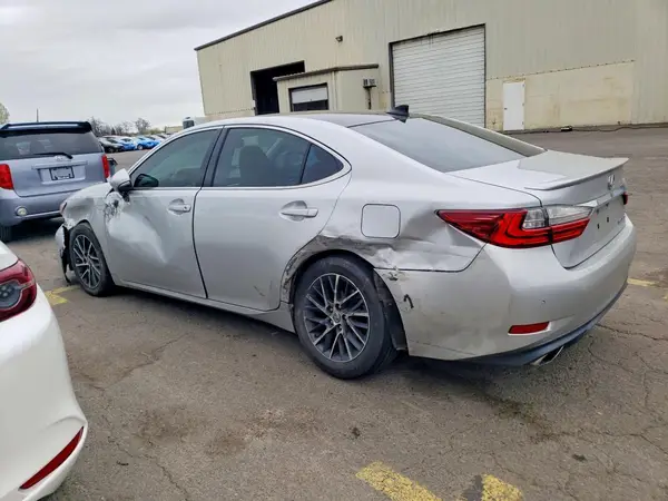 58ABK1GG4HU058732 2017 LEXUS ES - Image 2