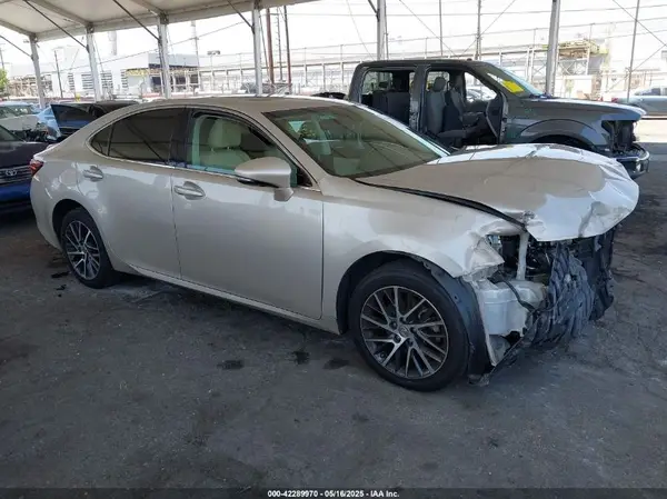 58ABK1GG4HU059962 2017 LEXUS ES - Image 1