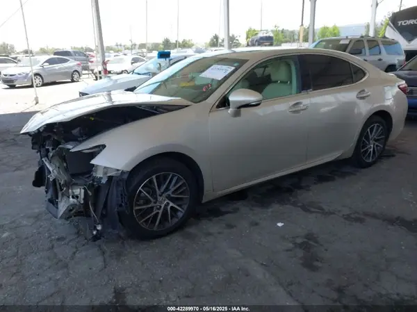 58ABK1GG4HU059962 2017 LEXUS ES - Image 2