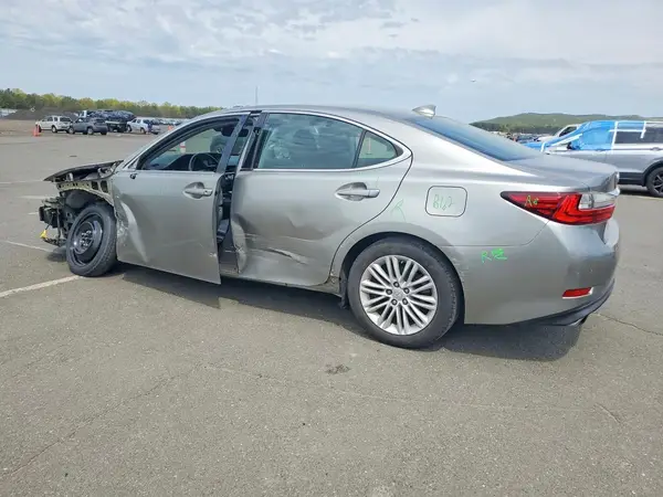 58ABK1GG4HU062392 2017 LEXUS ES - Image 2