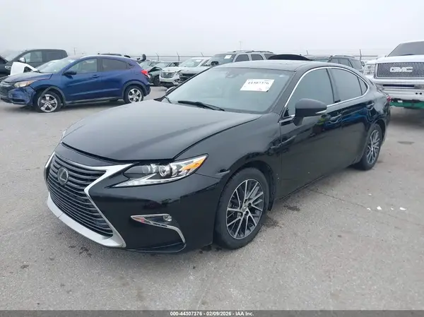 58ABK1GG4HU063378 2017 LEXUS ES - Image 2