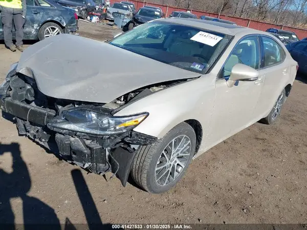 58ABK1GG4HU065342 2017 LEXUS ES - Image 2