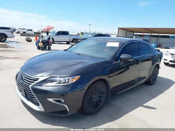 58ABK1GG4HU065440 2017 LEXUS ES - Image 2