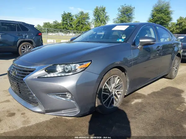 58ABK1GG4HU068323 2017 LEXUS ES - Image 2