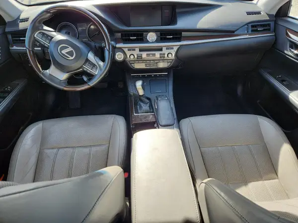 58ABK1GG4HU068404 2017 LEXUS ES - Image 8