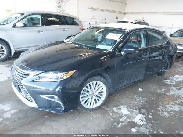 58ABK1GG4HU070959 2017 LEXUS ES - Image 2