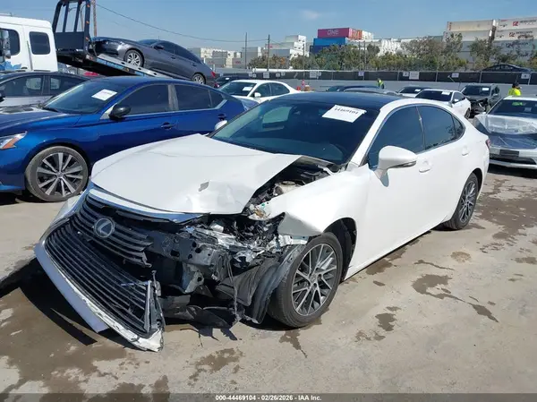 58ABK1GG4HU072369 2017 LEXUS ES - Image 2