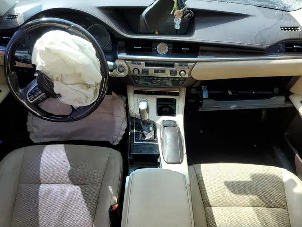 58ABK1GG4HU076020 2017 LEXUS ES - Image 8