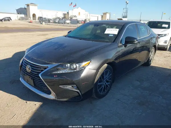 58ABK1GG4HU079533 2017 LEXUS ES - Image 2