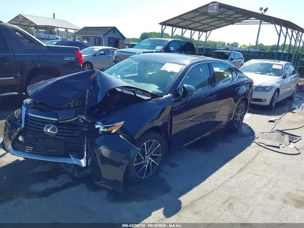 58ABK1GG4JU079716 2018 LEXUS ES - Image 2