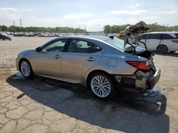 58ABK1GG4JU081109 2018 LEXUS ES - Image 2