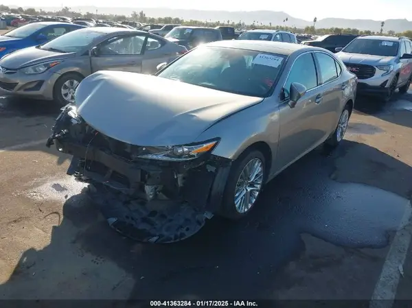 58ABK1GG4JU081479 2018 LEXUS ES - Image 2