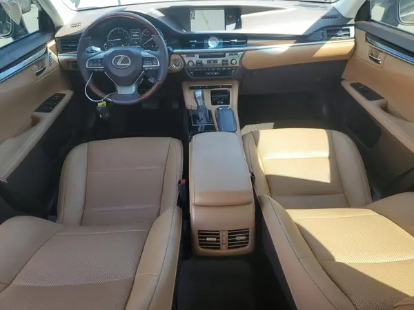 58ABK1GG4JU083670 2018 LEXUS ES - Image 8