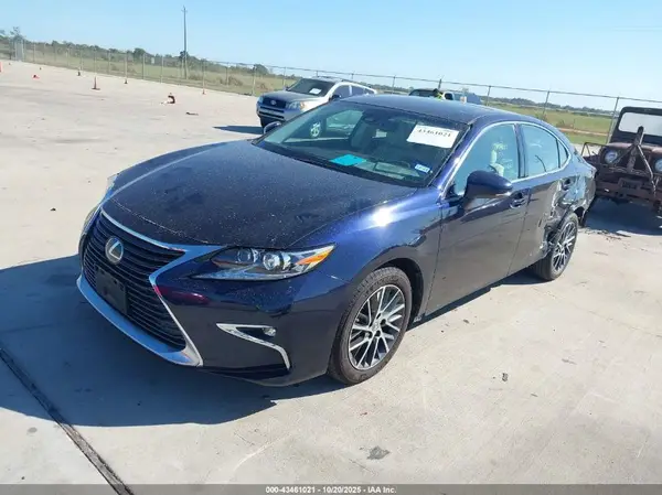 58ABK1GG4JU084303 2018 LEXUS ES - Image 2