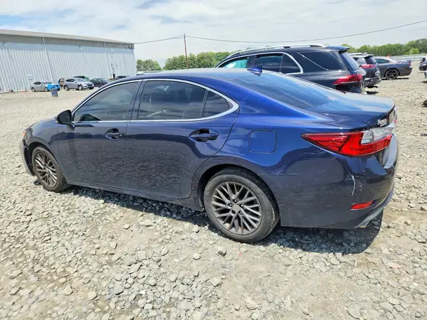 58ABK1GG4JU090439 2018 LEXUS ES - Image 2