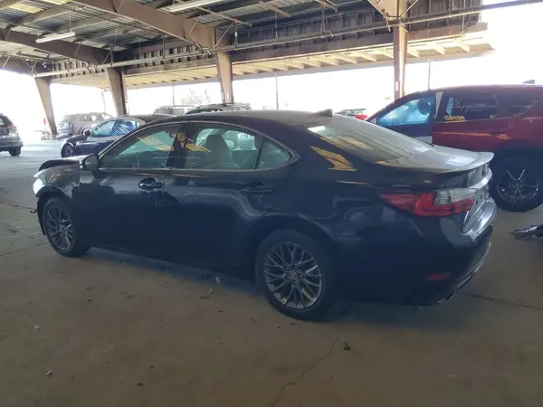 58ABK1GG4JU090845 2018 LEXUS ES - Image 2