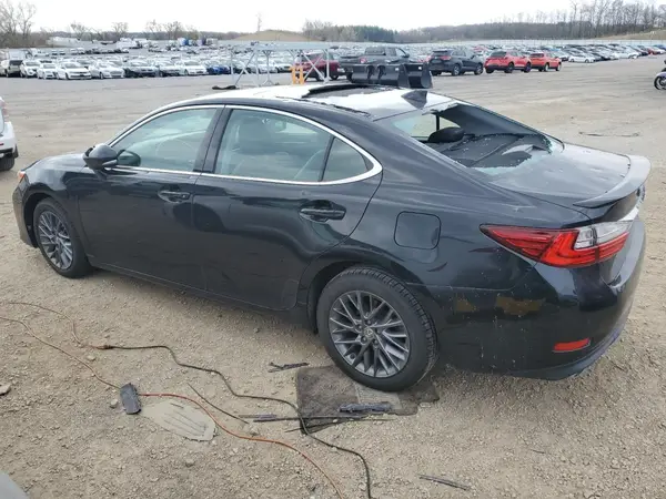 58ABK1GG4JU093065 2018 LEXUS ES - Image 2