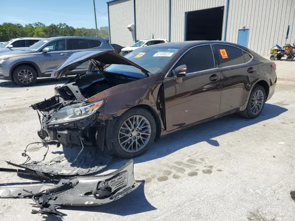 58ABK1GG4JU093602 2018 LEXUS ES - Image 1