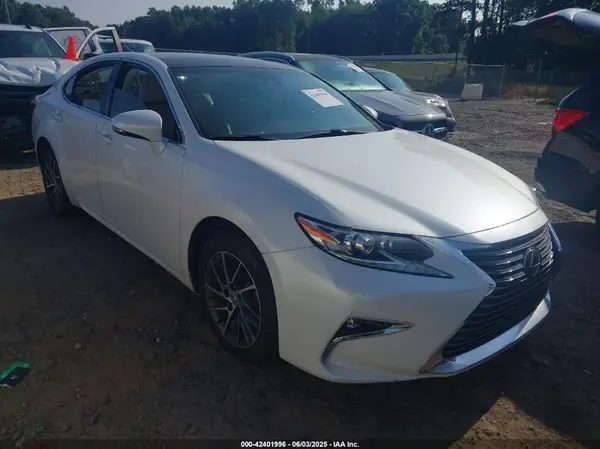 58ABK1GG4JU093776 2018 LEXUS ES - Image 1