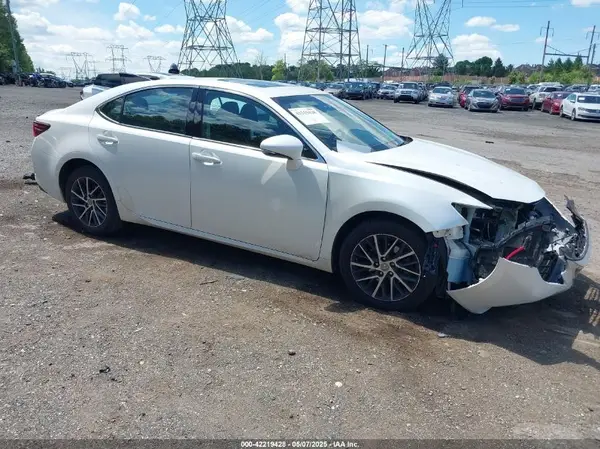 58ABK1GG4JU094782 2018 LEXUS ES - Image 1