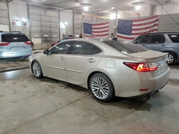 58ABK1GG4JU094832 2018 LEXUS ES - Image 2