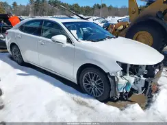 58ABK1GG4JU095561 2018 LEXUS ES