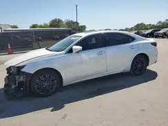 58ABK1GG4JU097973 2018 LEXUS ES