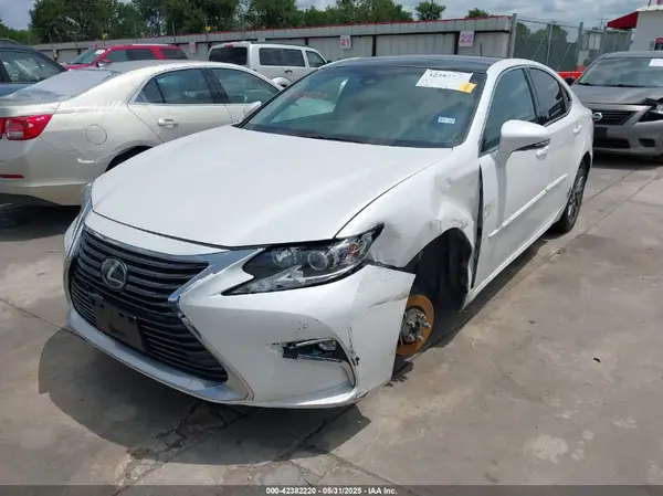 58ABK1GG4JU098363 2018 LEXUS ES - Image 2