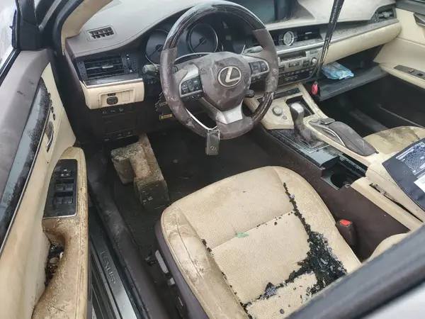 58ABK1GG4JU100029 2018 LEXUS ES - Image 8