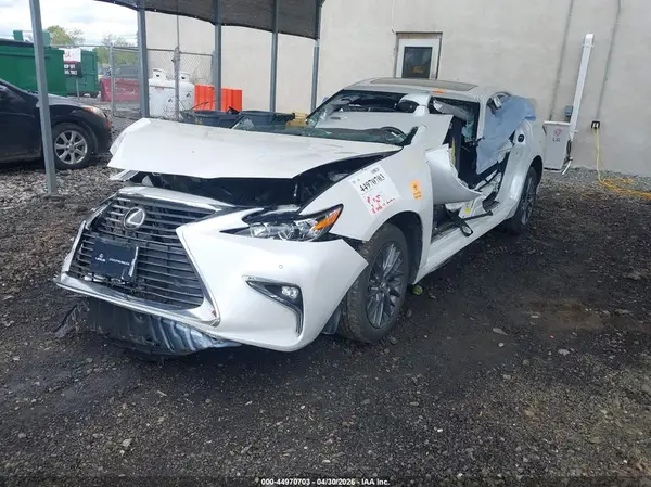 58ABK1GG4JU101424 2018 LEXUS ES - Image 2
