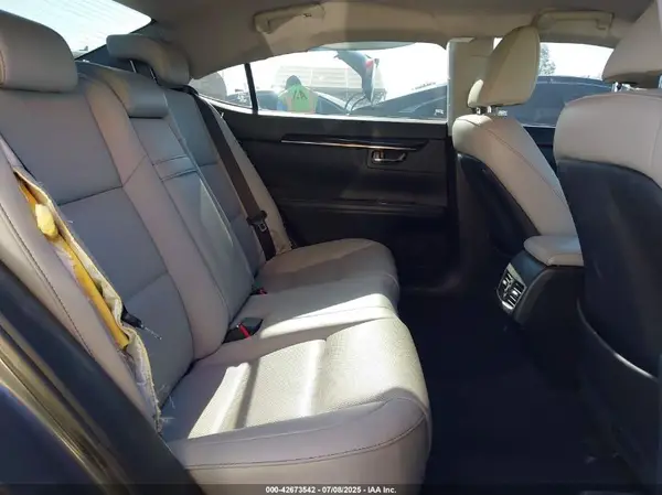 58ABK1GG4JU103819 2018 LEXUS ES - Image 8