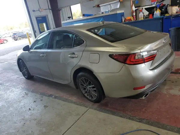 58ABK1GG4JU107109 2018 LEXUS ES - Image 2